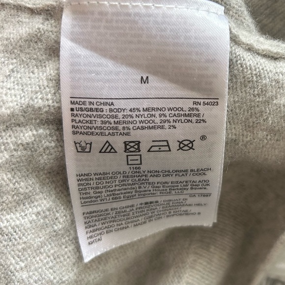 Banana Republic Merino Wool Cashmere Cardigan | Grey | Size Medium (US M) - Picture 4 of 4
